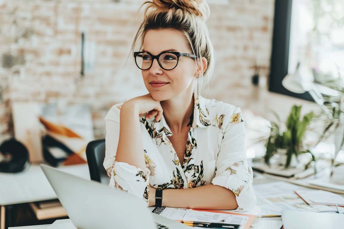 Work Smarter, Not Harder: Virtual Assistant Careers for Modern Moms